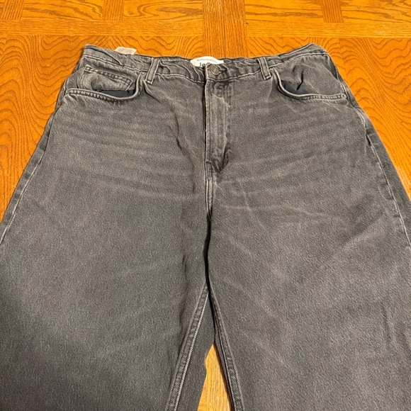 Reformation Cary High Rise Slouchy Wide Leg Jeans in Mineral Wash Black Sz 31 - Picture 4 of 14